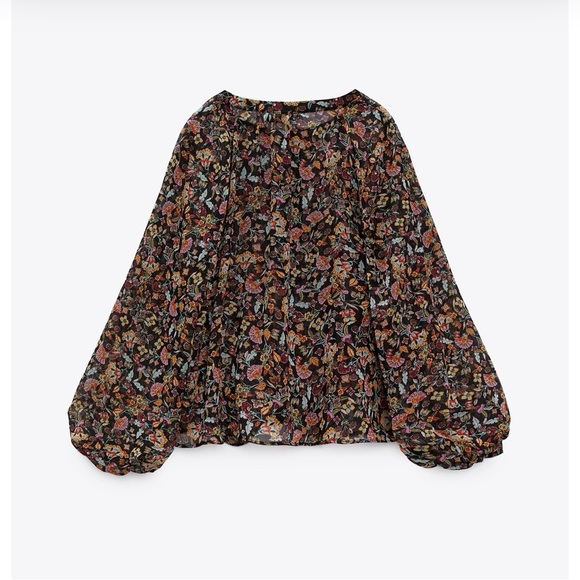Floral blouse size XS but fits like M - Picture 4 of 5